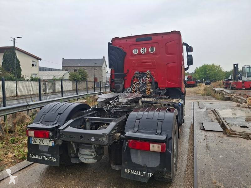 Cap tractor Renault
