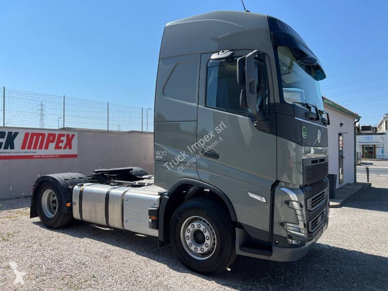 جرار Volvo