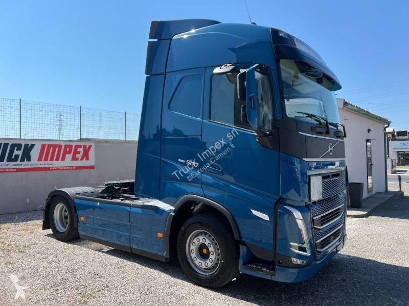 جرار Volvo