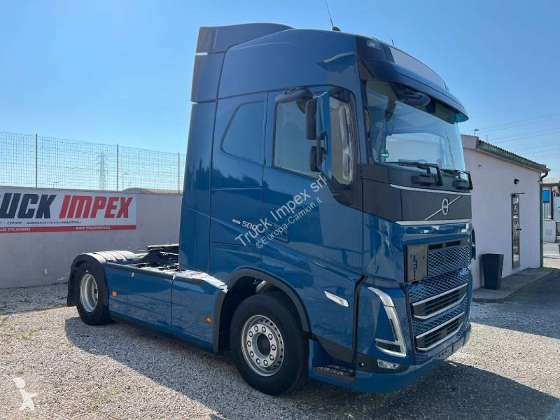 جرار Volvo