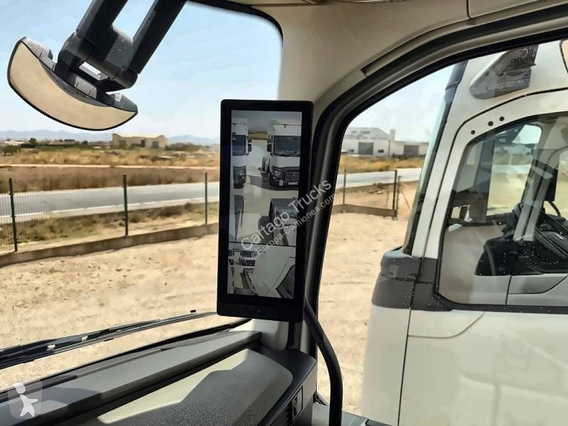 جرار Volvo