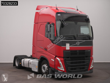 جرار Volvo