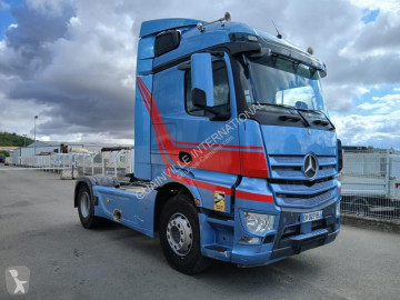 Traktor Mercedes