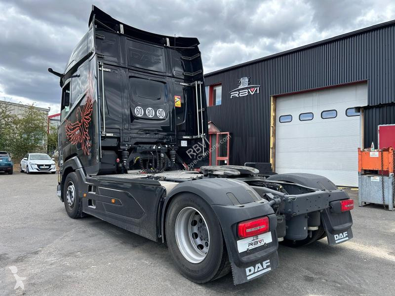 جرار DAF 530