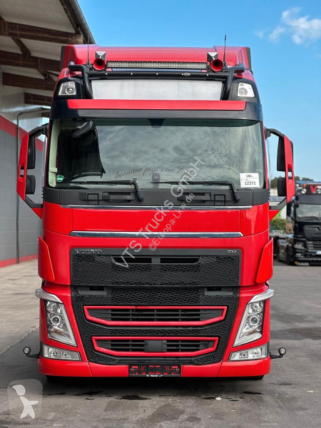 جرار Volvo 500 4x2 LL Hubsattel