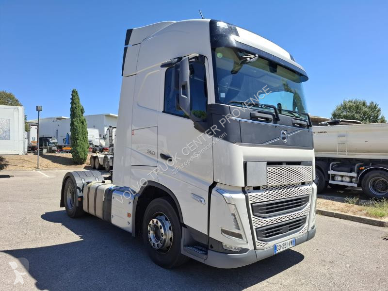 جرار Volvo 500