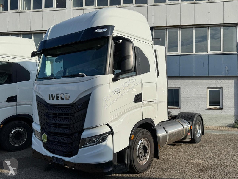 جرار Iveco 460 4X2 EURO 6 + INTARDER + ALCOA