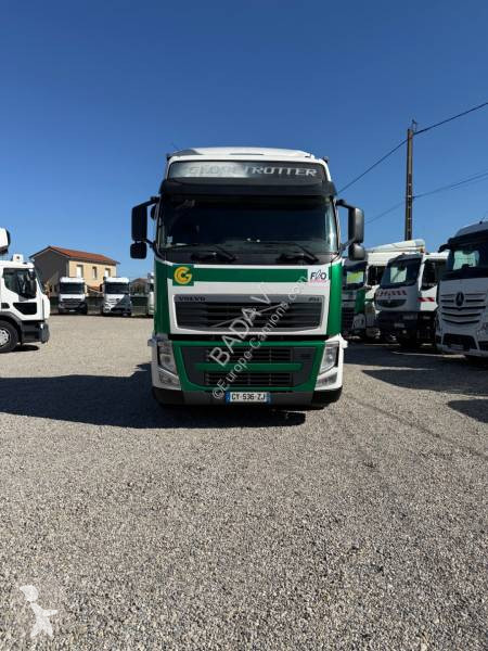 جرار Volvo