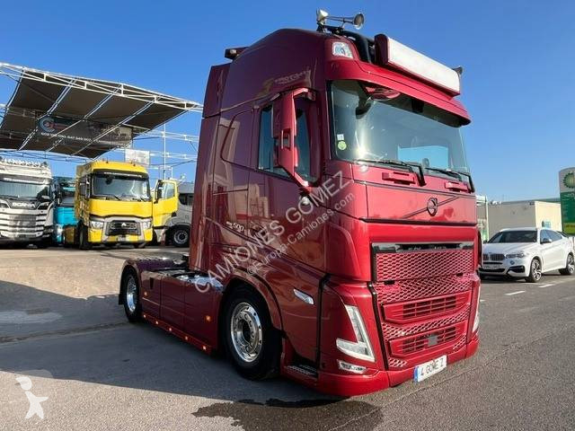 جرار Volvo