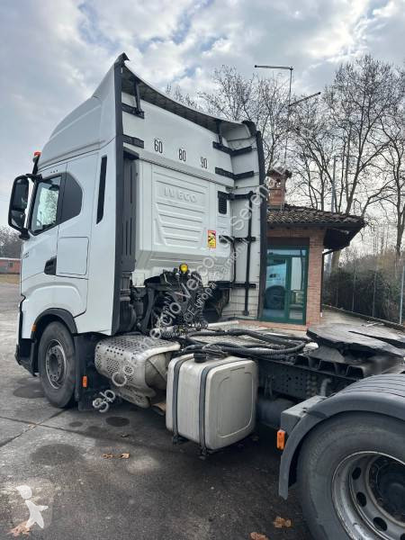 Traktor Iveco