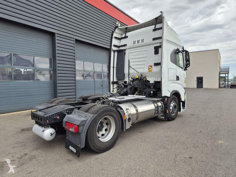 جرار Iveco 460 GNL / INTARDER