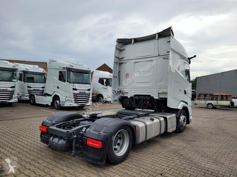 جرار DAF XG  FT LOW DECK 4X2