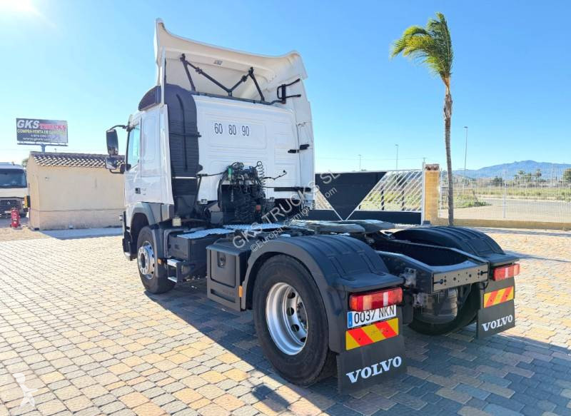 جرار Volvo