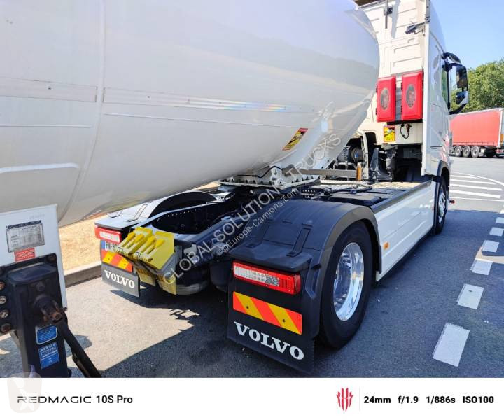 جرار Volvo