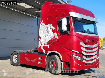 Влекач опасни товари / adr Iveco