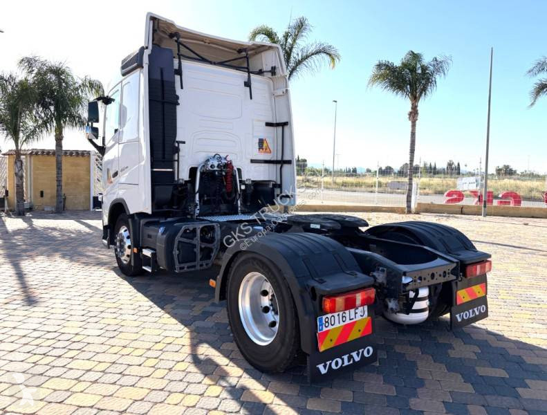 جرار Volvo