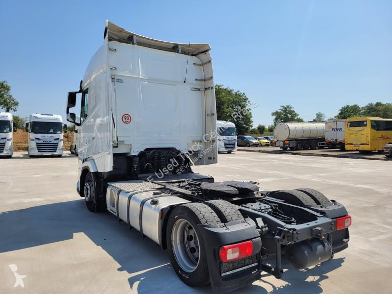 جرار DAF XG  FT LOW DECK 4X2