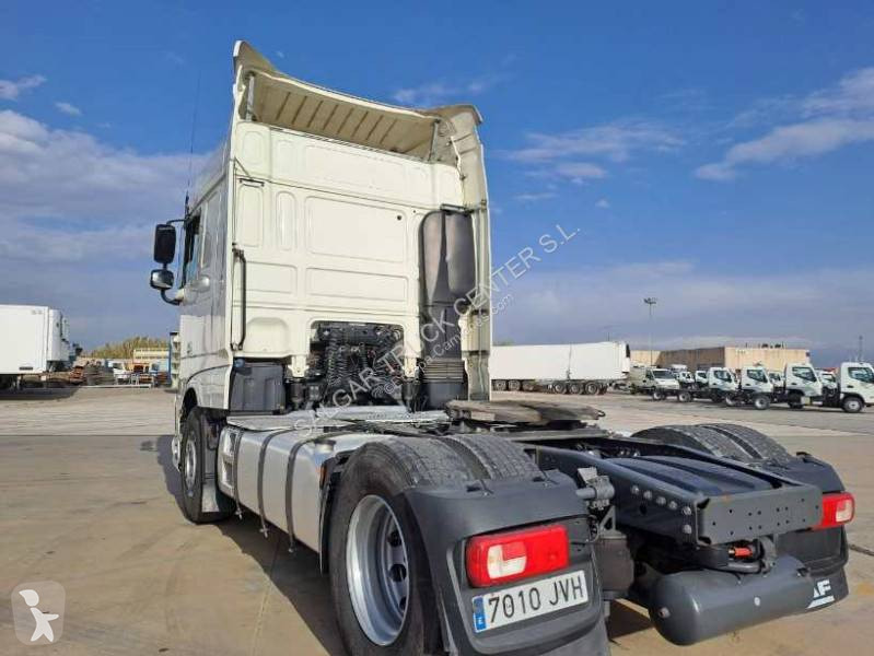 جرار Volvo