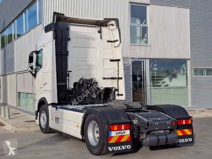 جرار Volvo