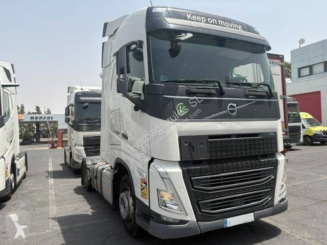 جرار Volvo