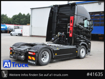 Влекач Volvo