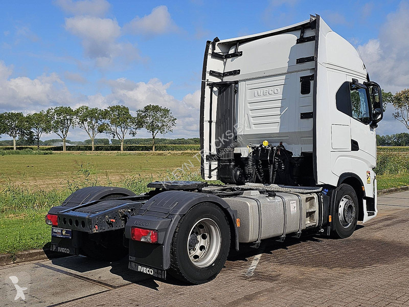 جرار Iveco AS440S49