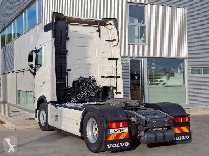 جرار Volvo
