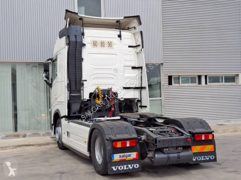 جرار Volvo