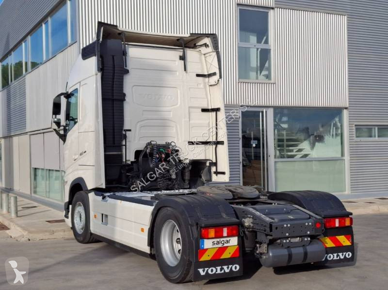 جرار Volvo