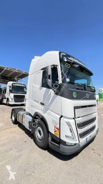 جرار Volvo