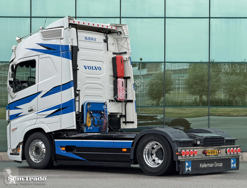 Tracteur Volvo 13500 GLOBETROTTER ONLY 312.000...