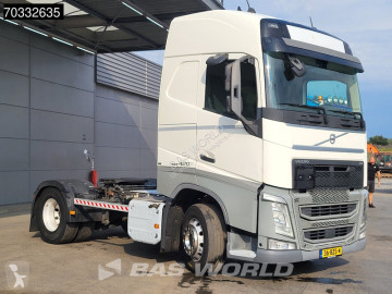 جرار منتجات خطرة / adr Volvo