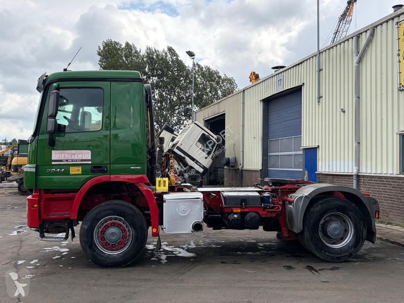 Cap tractor Mercedes 2044 Tractor - V6 - 4x4 -...