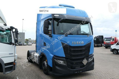 Traktor Iveco