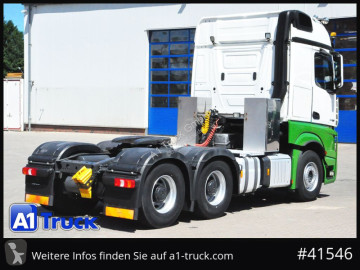 Cabeza tractora convoy excepcional Mercedes