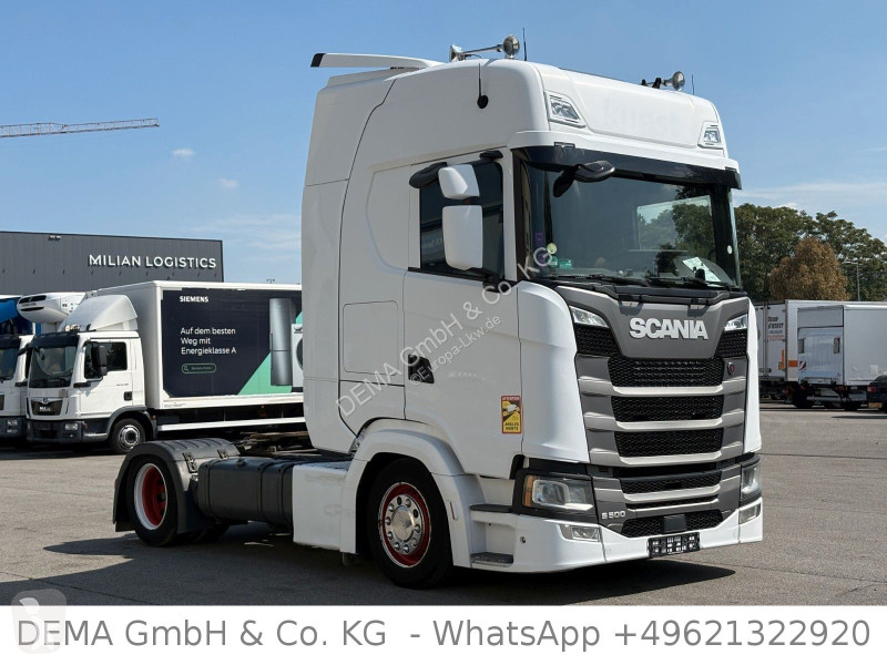 Cabeza tractora Scania...