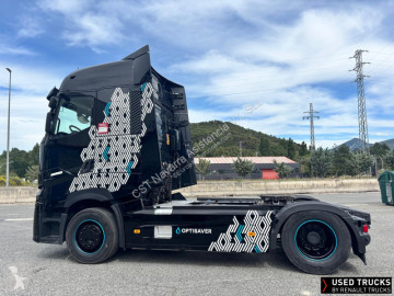 Влекач Renault