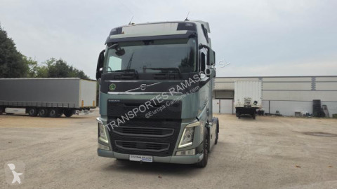 Влекач Volvo