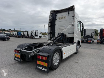 Cabeza tractora Volvo