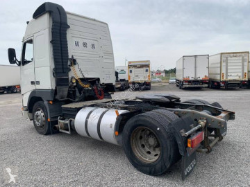 Cabeza tractora Volvo