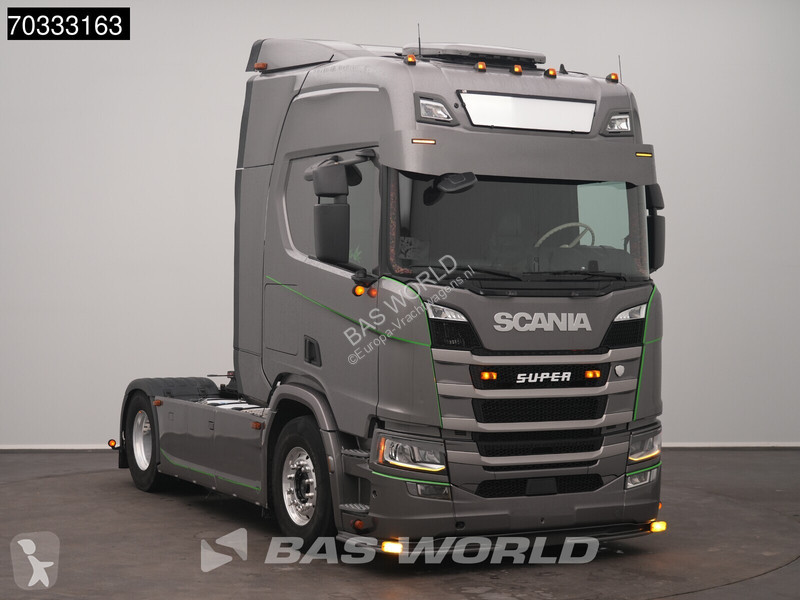 Trekker Scania 4X2 Retarder Full-Air 2x Tanks...