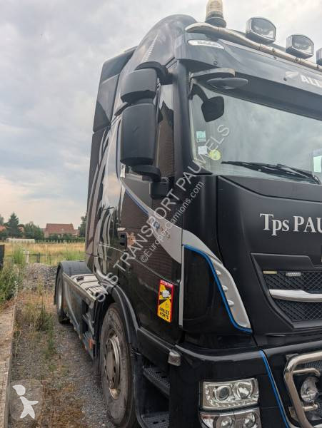 Cabeza tractora Iveco