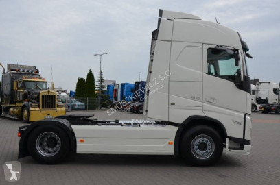 Cabeza tractora Volvo