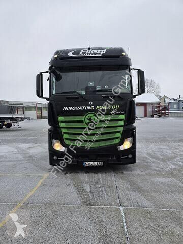 Cabeza tractora Mercedes
