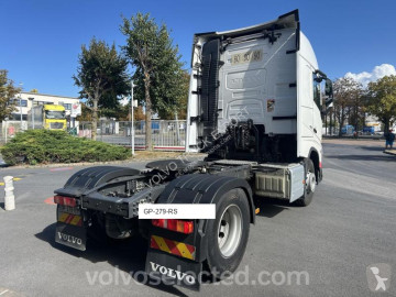 Тягач Volvo