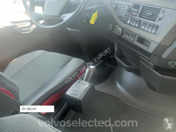 Влекач Volvo
