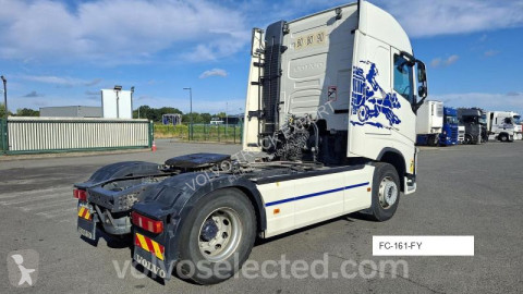 Cabeza tractora Volvo
