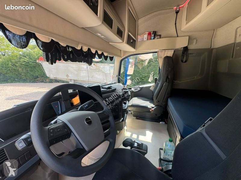 Tahač Volvo 500