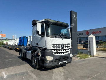 Cabeza tractora Mercedes