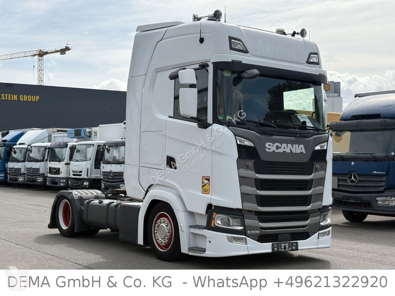 Cabeza tractora Scania...